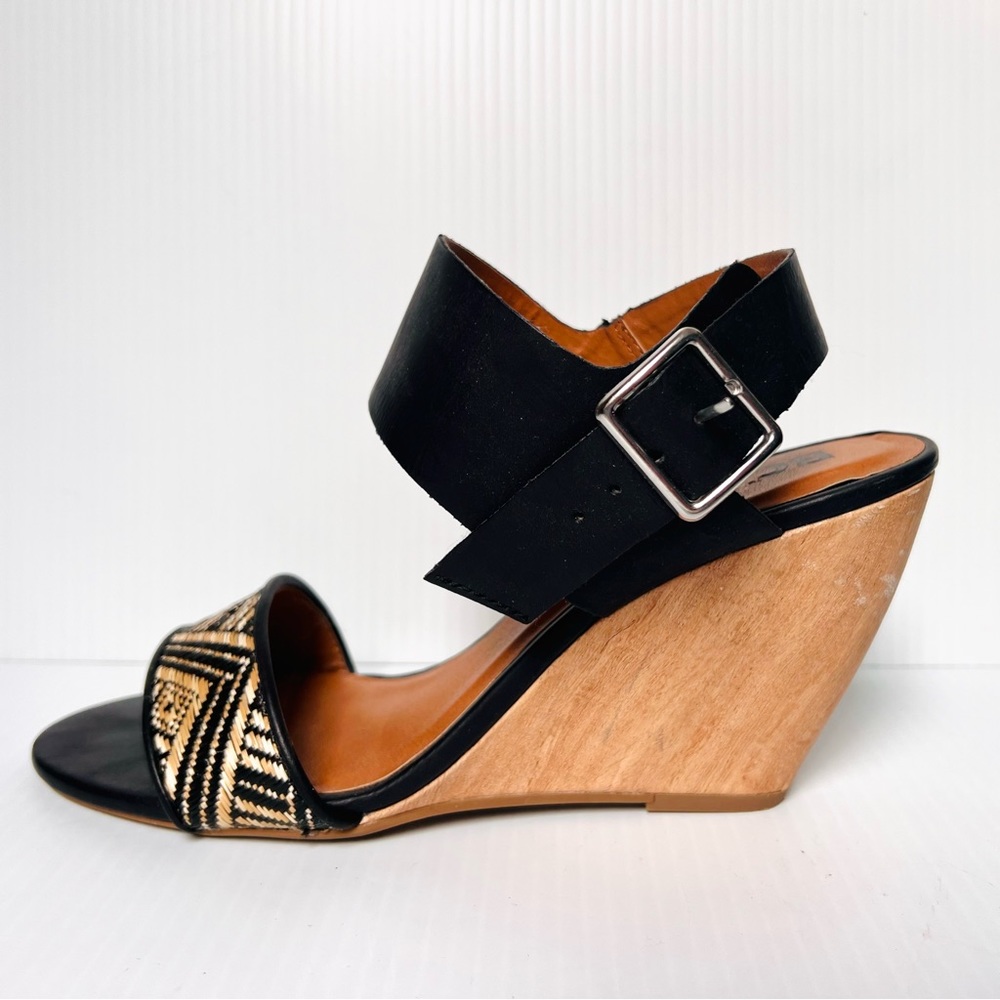 BC Born in California Wedge Sandles - Strappy, Aztec Print, Wooden Heel